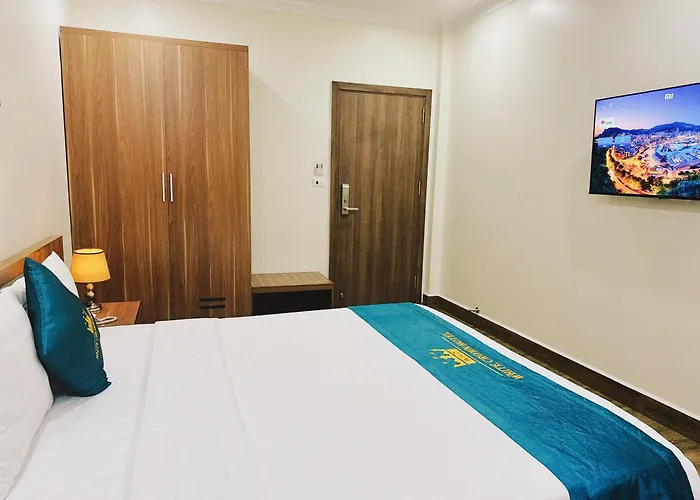 White Crown 4* Hạ Long