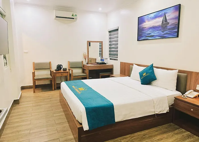 Hotel White Crown Hạ Long