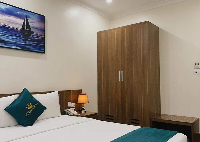 White Crown Hotel