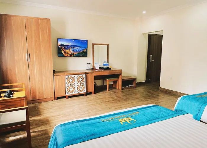 White Crown 4* Hạ Long